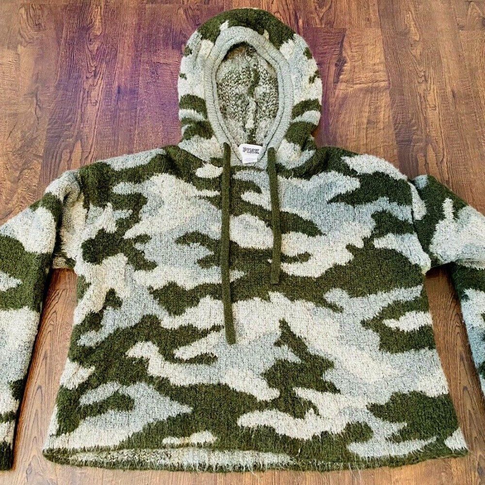 VS PINK Quarter Crop Pullover Fuzzy Sherpa Fleece Sweatshirt Hoodie Army Camo